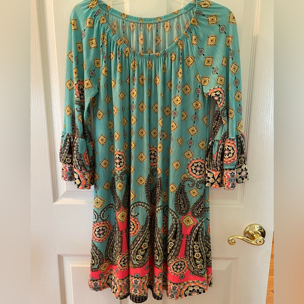 ‼️SALE-SALE-SALE‼️Boho dress, green/pink and multi color paisley, bell-sleeves💚💕